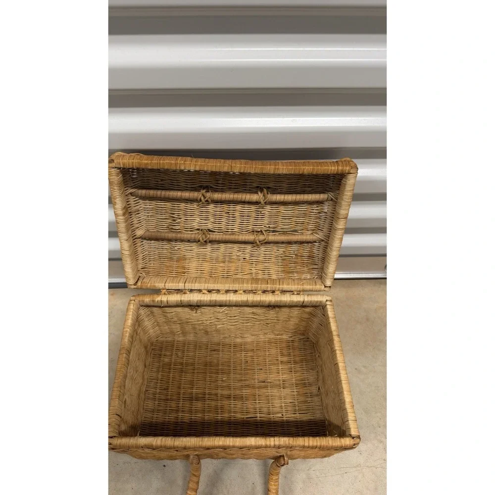 Vtg Large Wicker Basket Double Hinged Handles Sewing Basket,Picnic, crafts 12